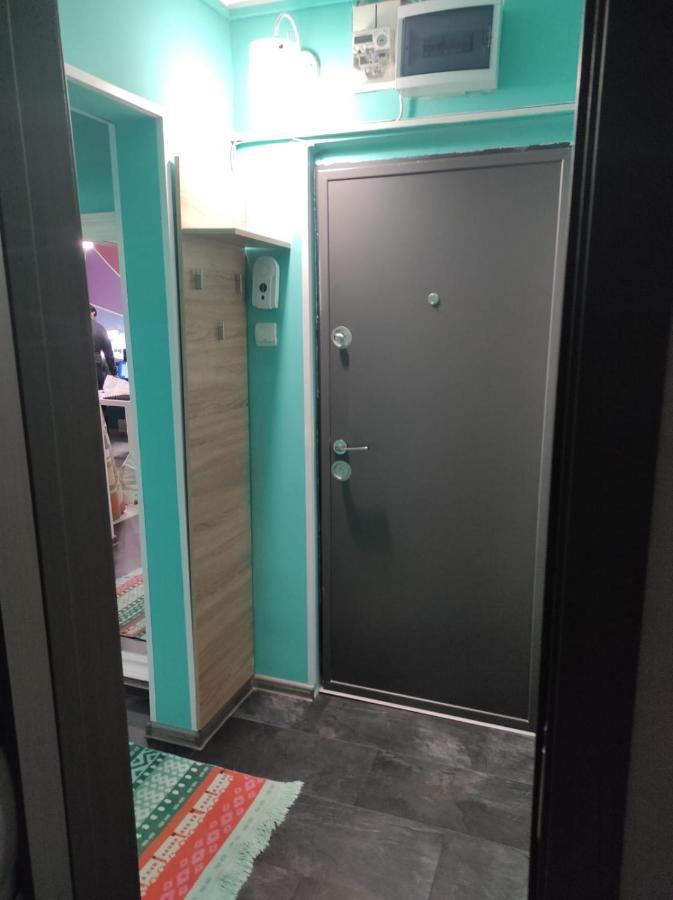 Private Room Near 3 Min Metrou Crangasi, 40 M2 Bucarest Extérieur photo