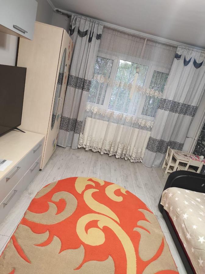 Private Room Near 3 Min Metrou Crangasi, 40 M2 Bucarest Extérieur photo